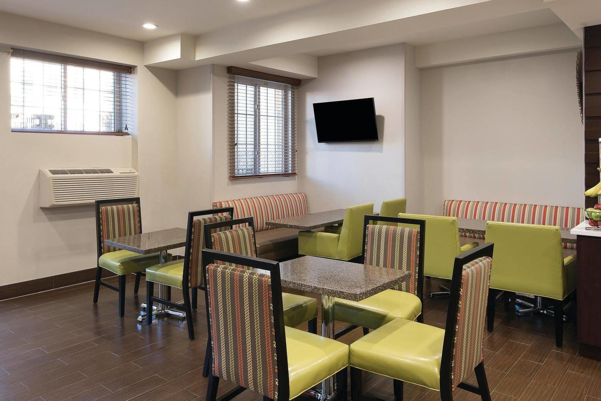 Hotel La Quinta By Wyndham Brooklyn East New York Exterior foto