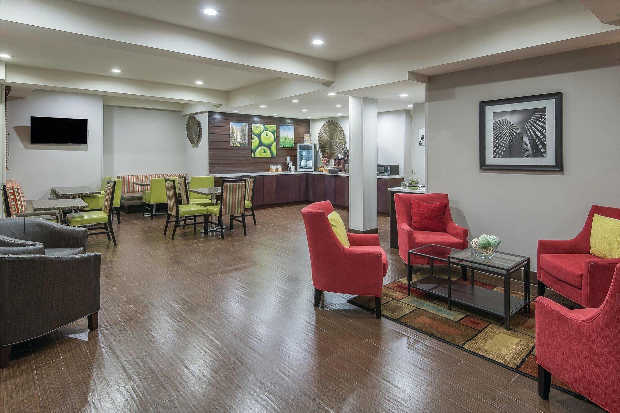 Hotel La Quinta By Wyndham Brooklyn East New York Exterior foto