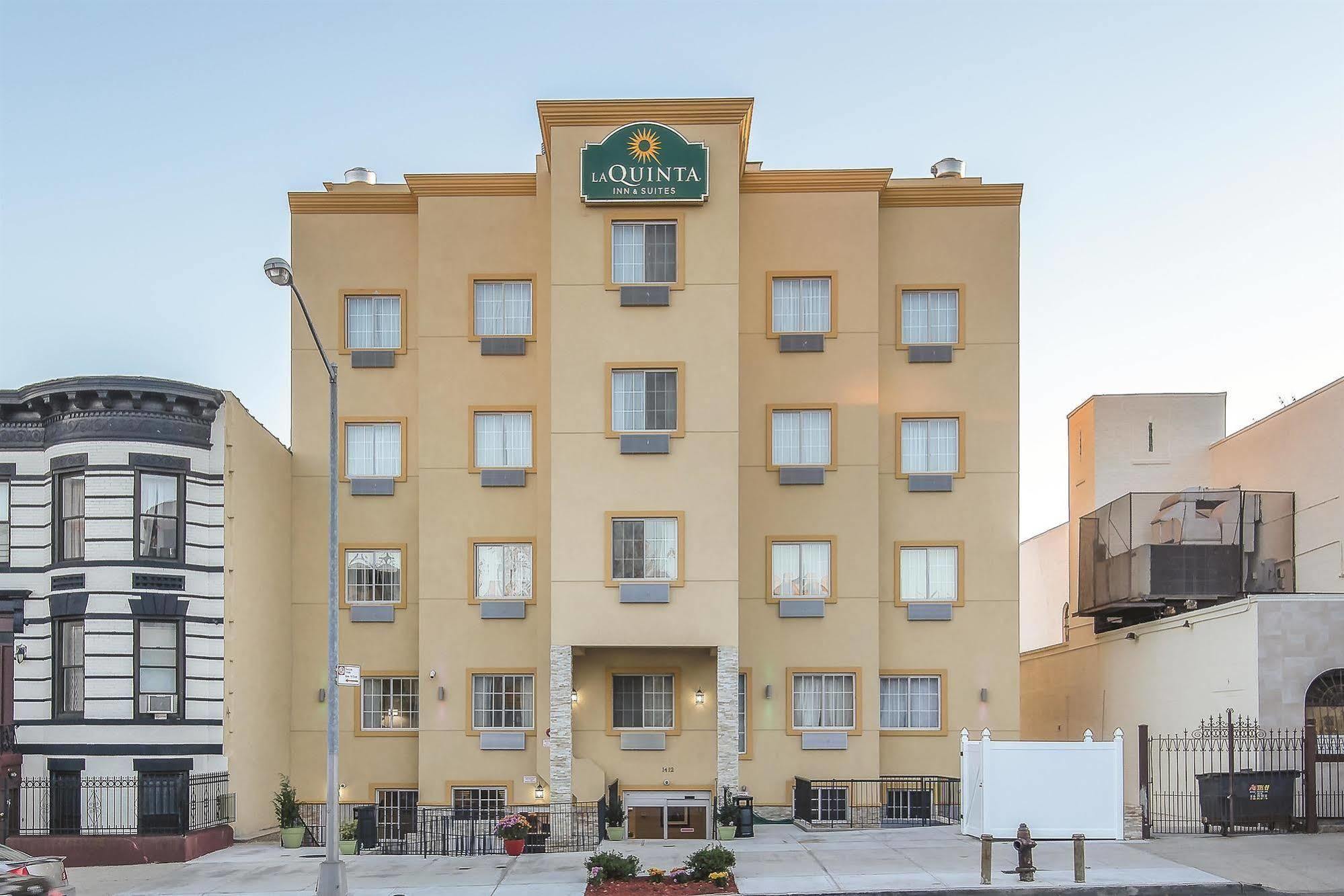 Hotel La Quinta By Wyndham Brooklyn East New York Exterior foto